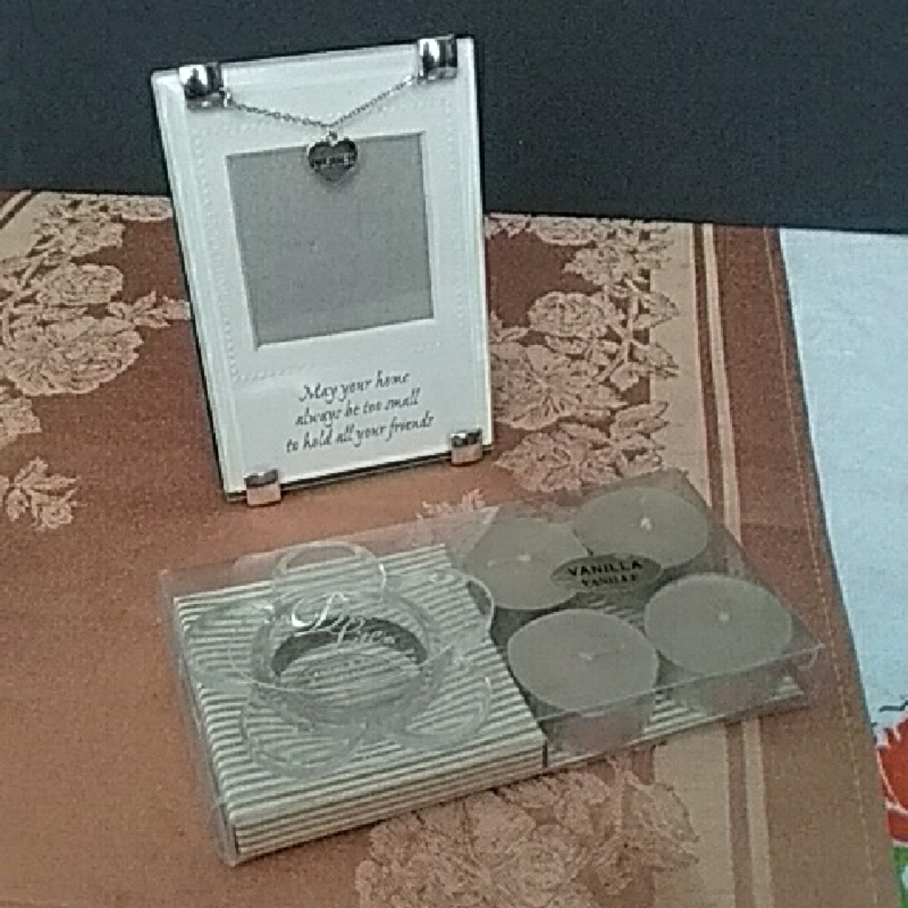 Mud Pie White & Silver Frame with Candle Set